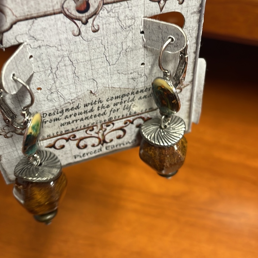 Clip On Earring bundle - Picture 4 of 16